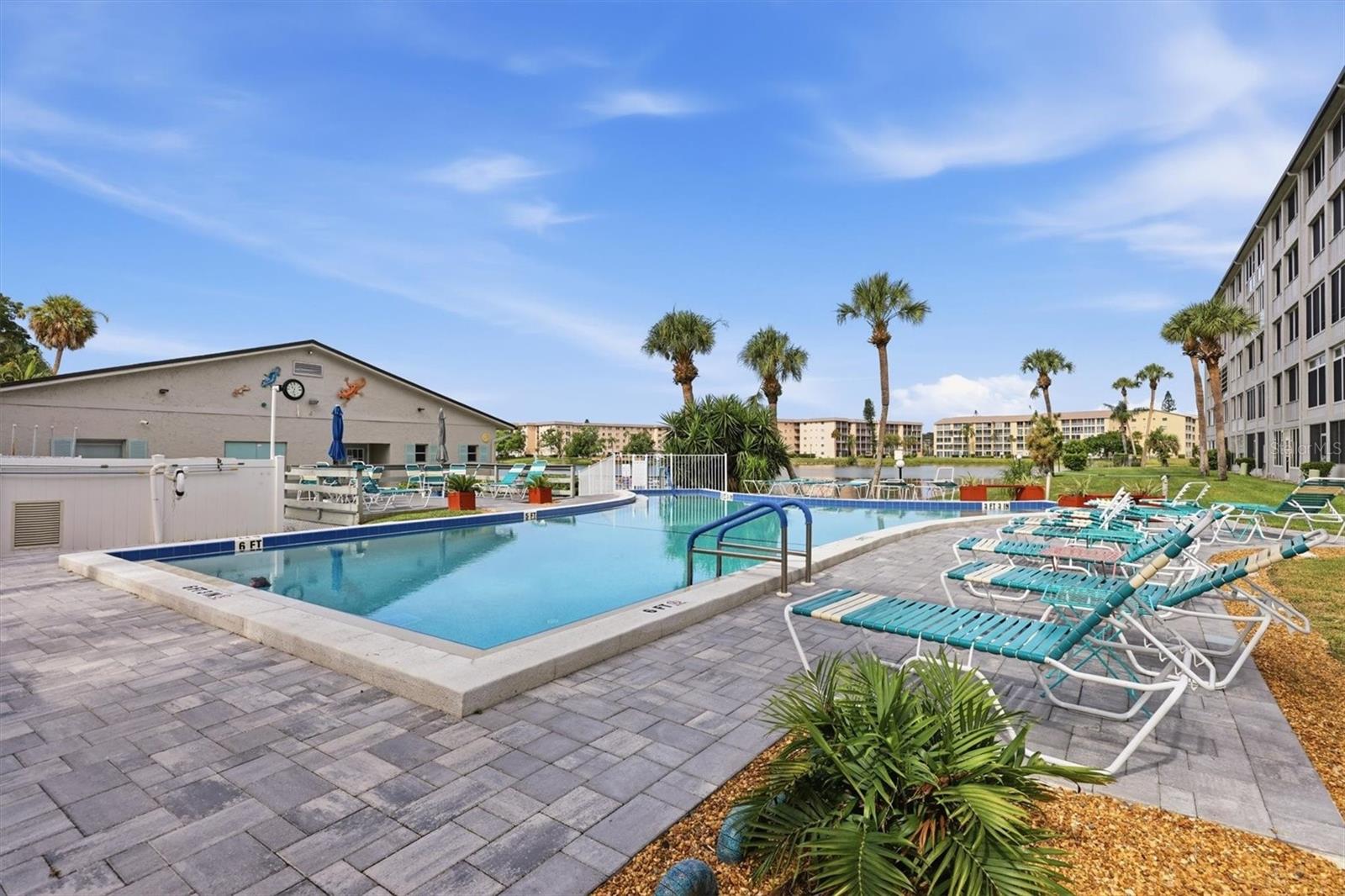 BAYSHORE ON THE LAKE APTS III SEC2 - Residential