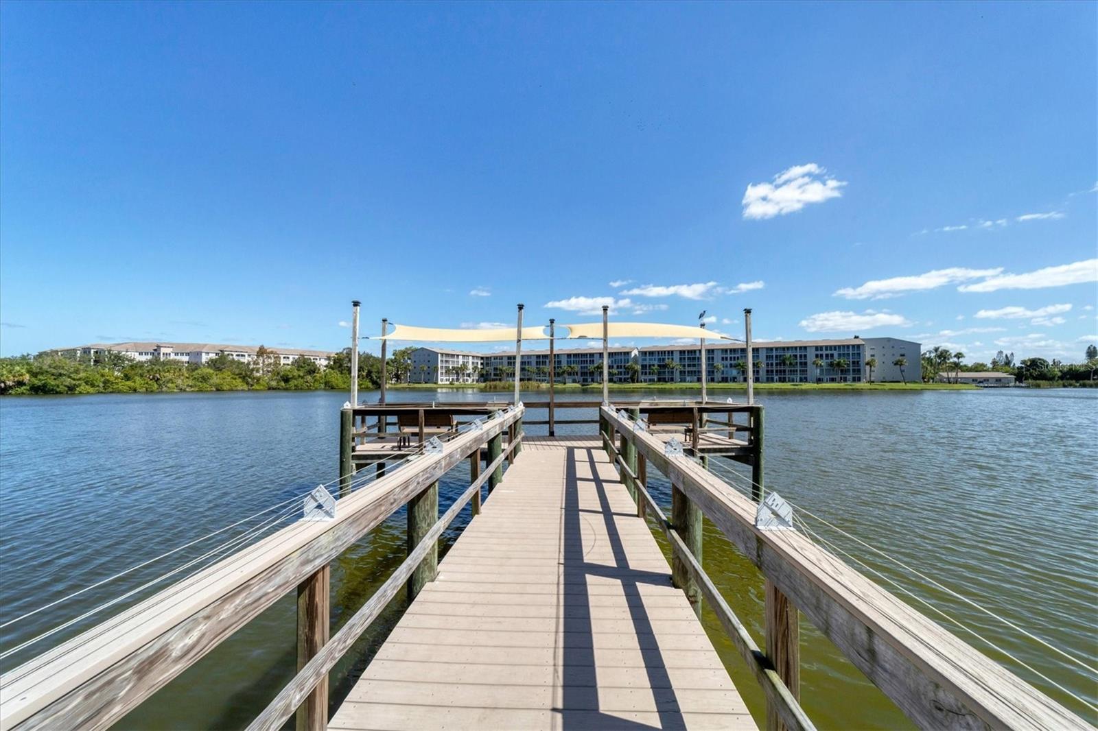 BAYSHORE ON THE LAKE APTS III SEC2 - Residential
