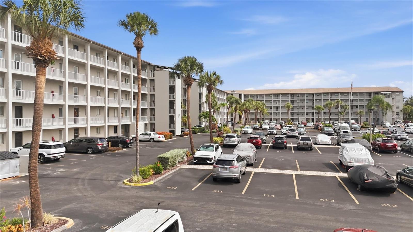 BAYSHORE ON THE LAKE APTS III SEC2 - Residential