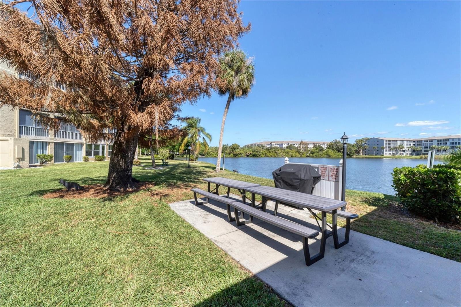 BAYSHORE ON THE LAKE APTS III SEC2 - Residential
