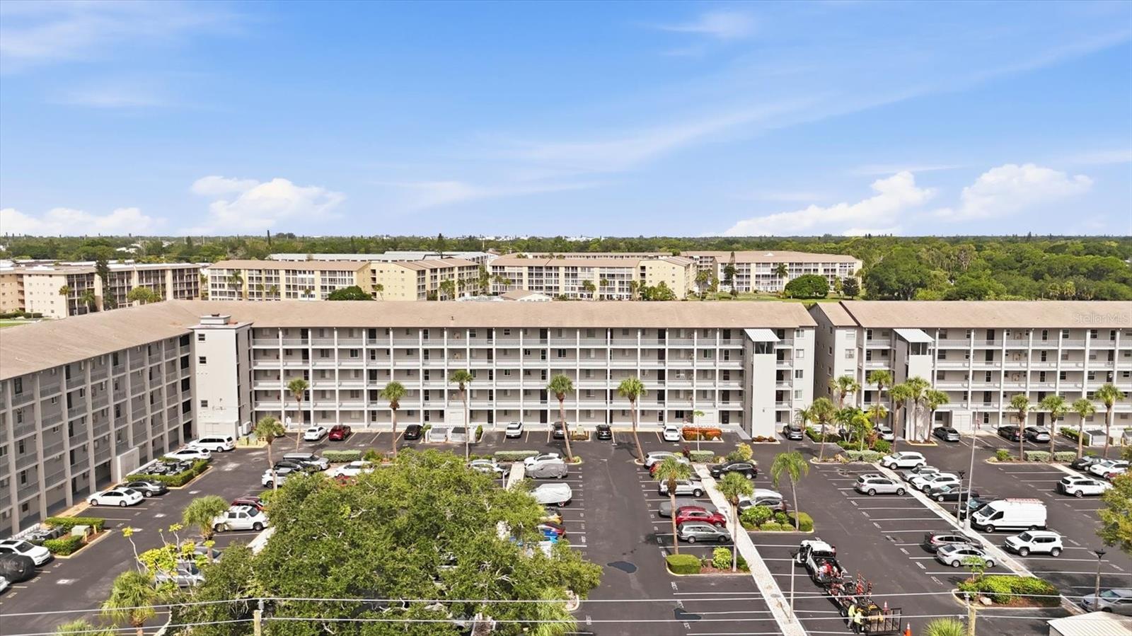 BAYSHORE ON THE LAKE APTS III SEC2 - Residential