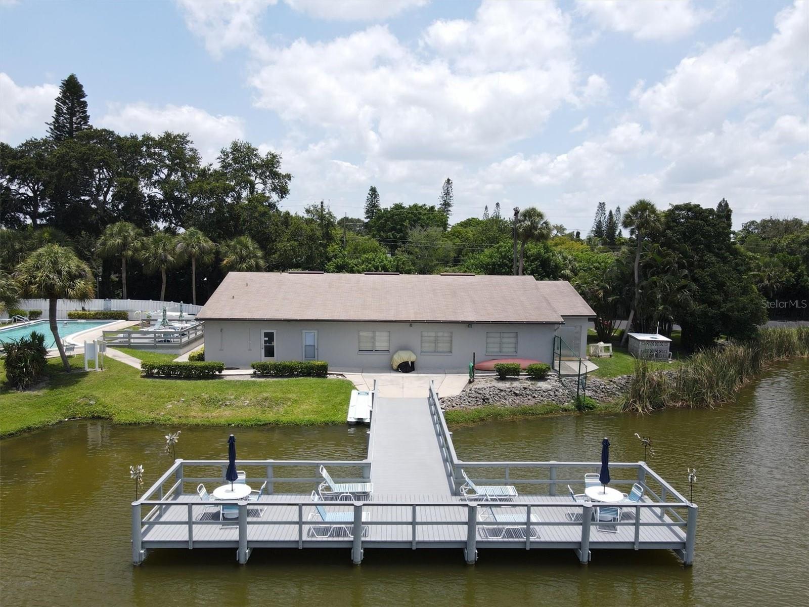 BAYSHORE ON THE LAKE APTS III SEC2 - Residential
