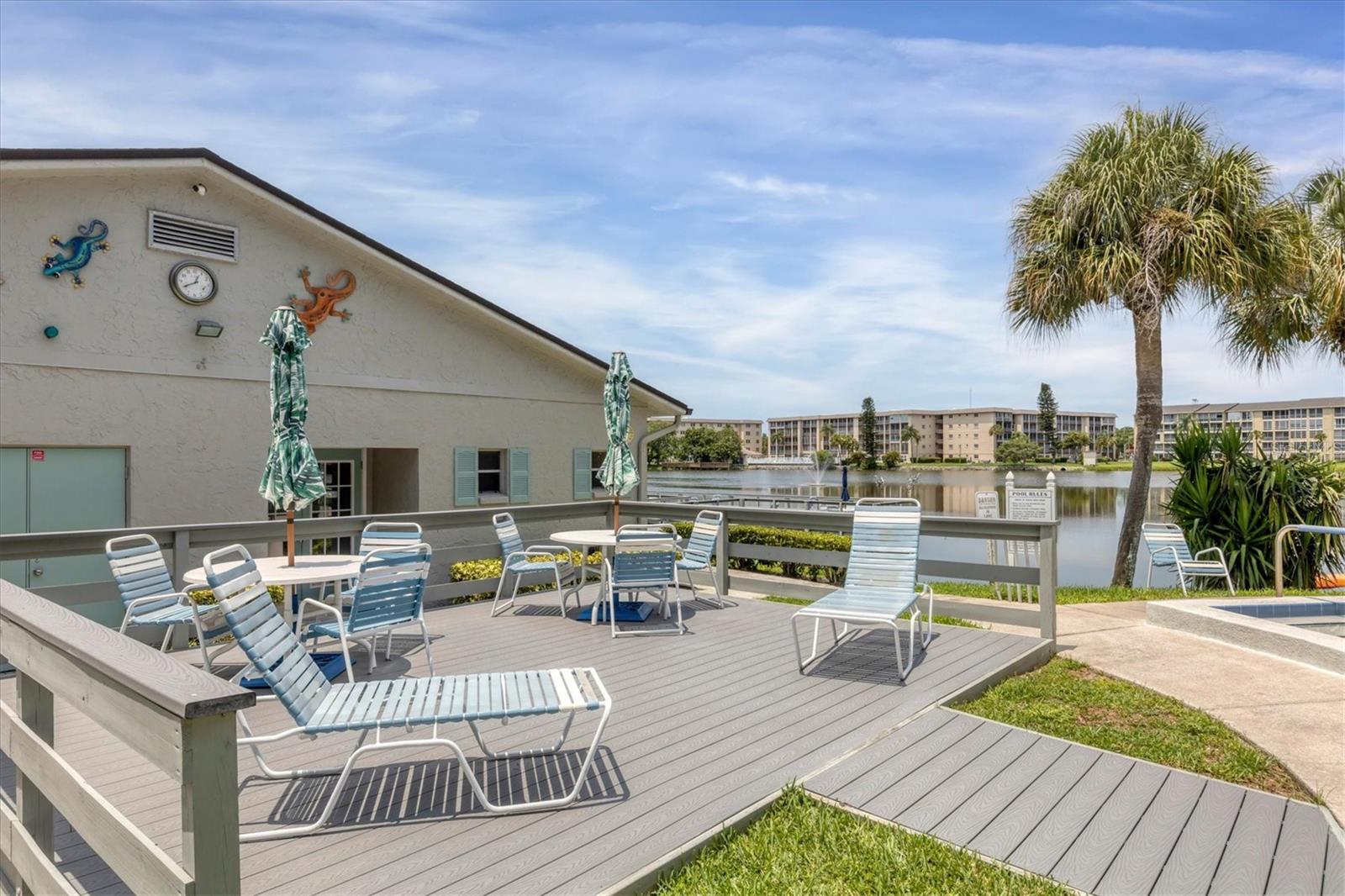 BAYSHORE ON THE LAKE APTS III SEC2 - Residential