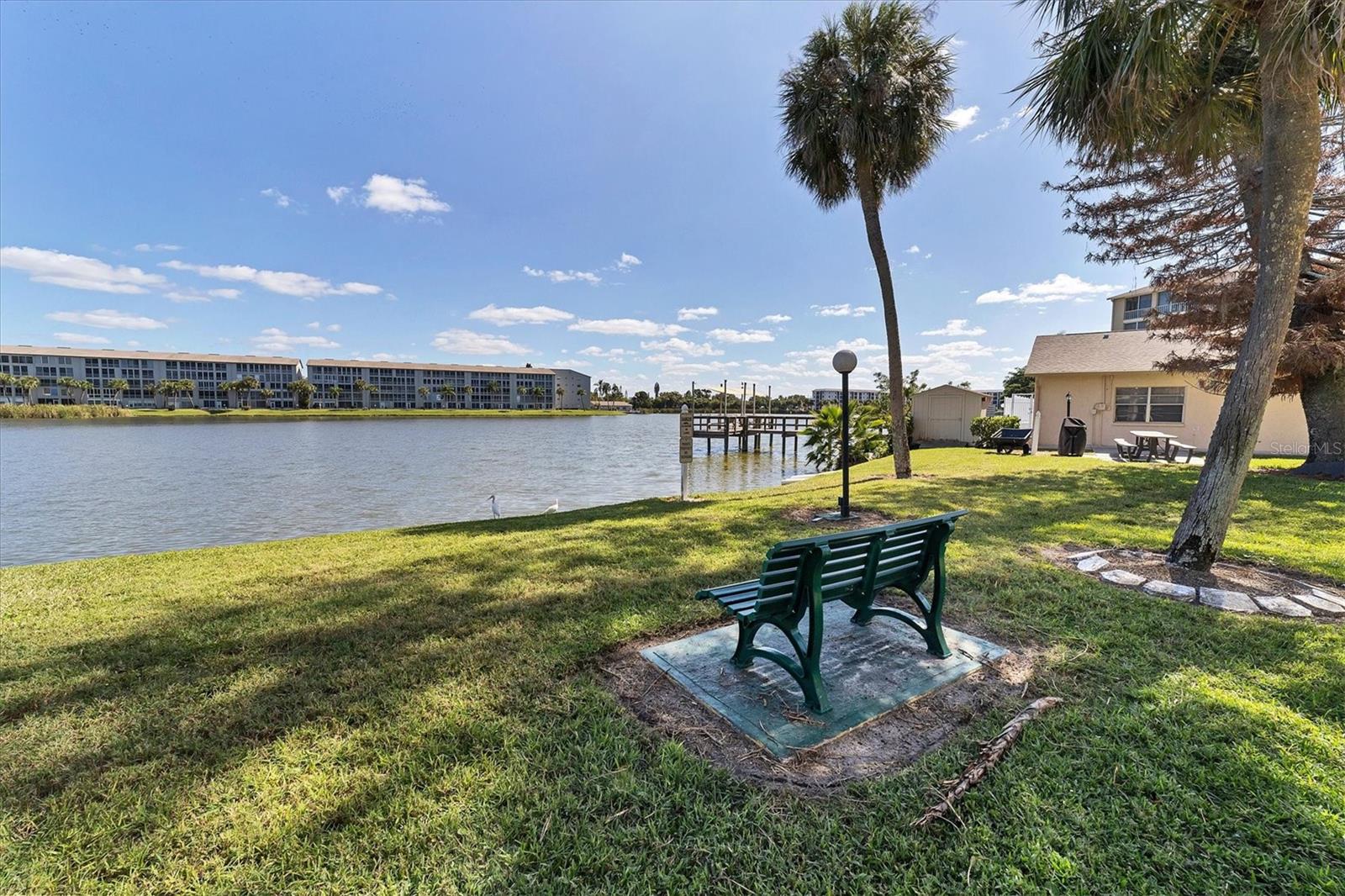 BAYSHORE ON THE LAKE APTS III SEC2 - Residential