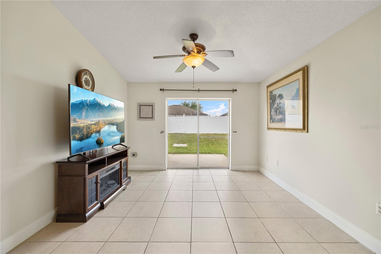 EAGLE BAY PH 1 - Residential