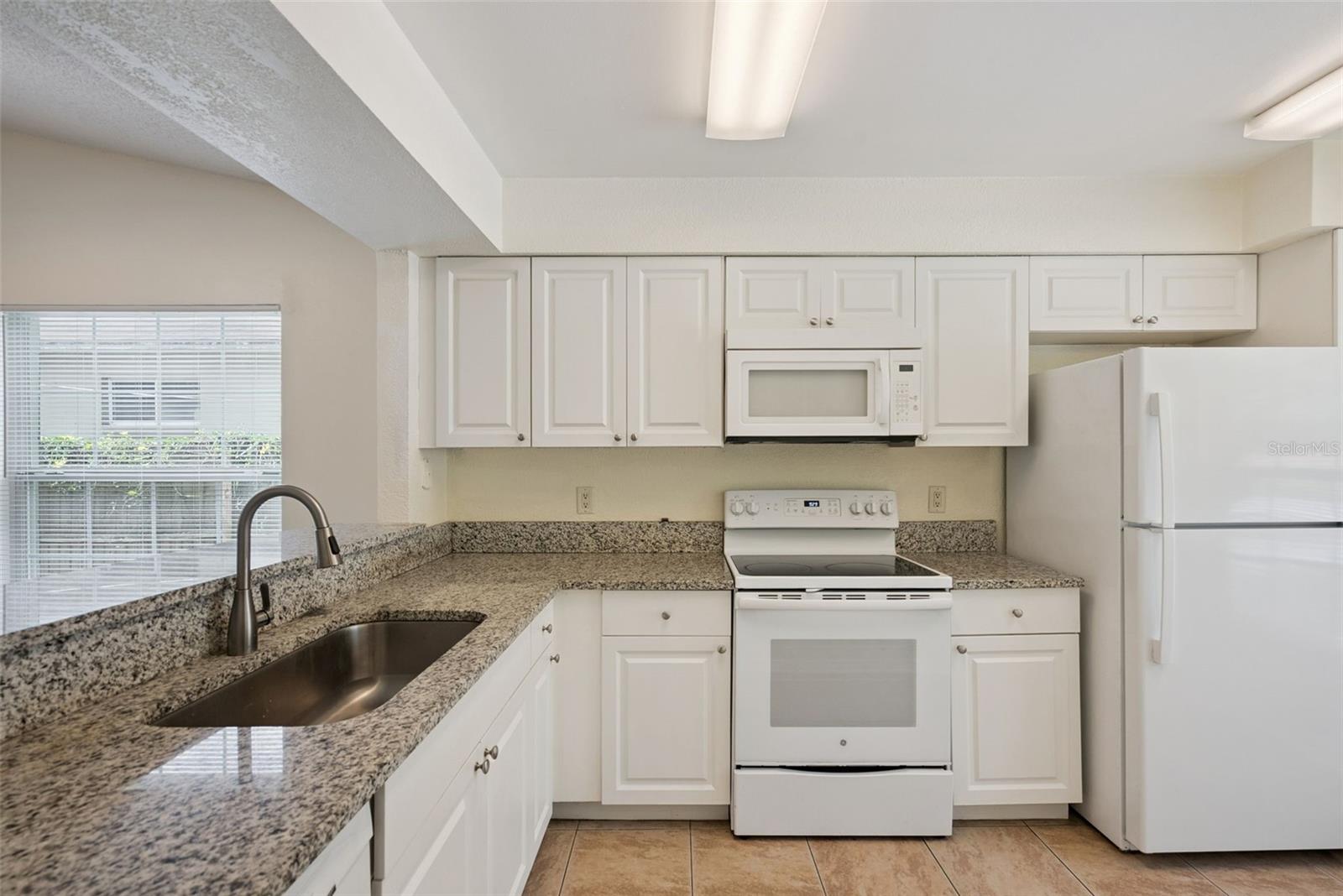 INTERLAKE PARK SECOND ADD - Residential Lease