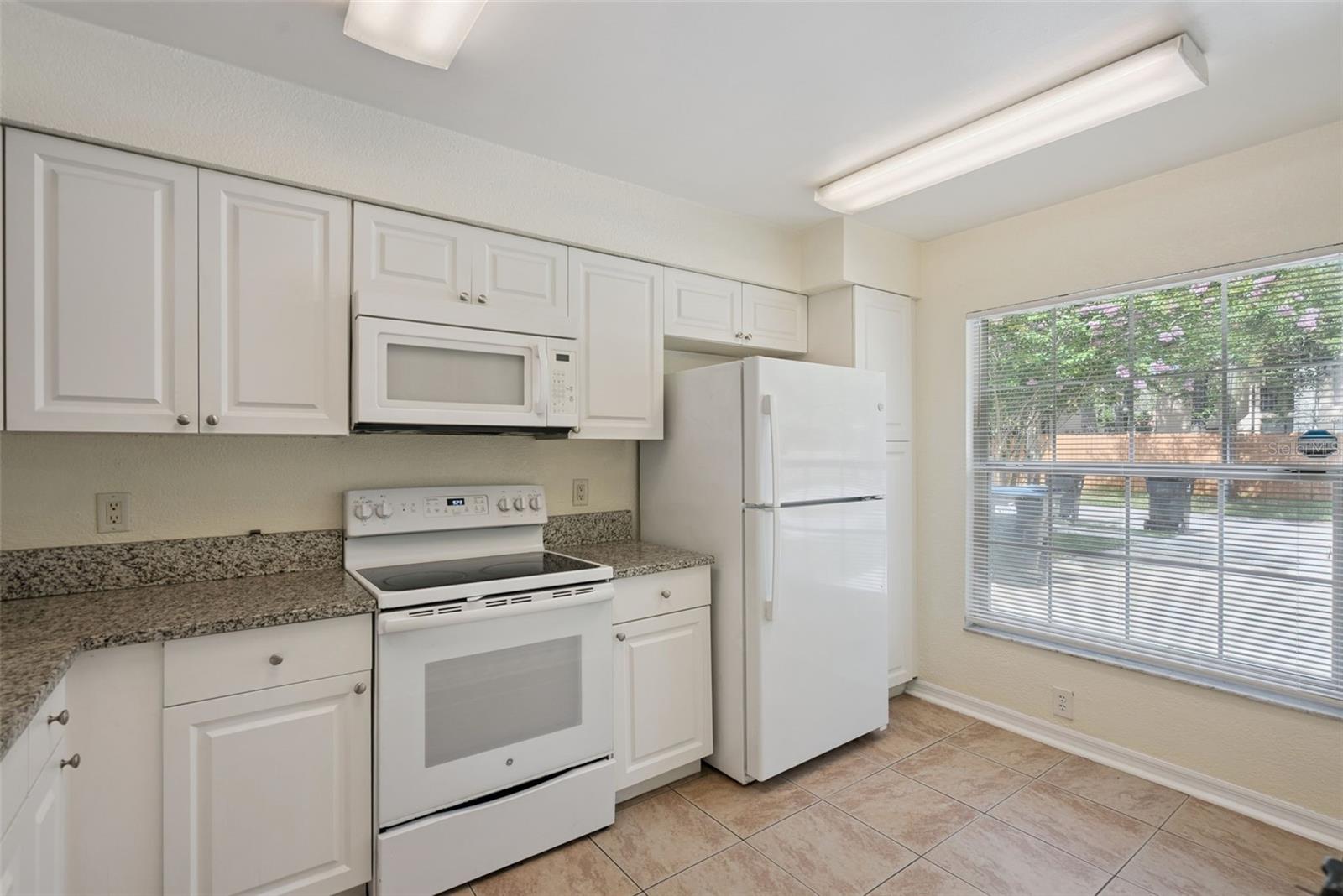 INTERLAKE PARK SECOND ADD - Residential Lease