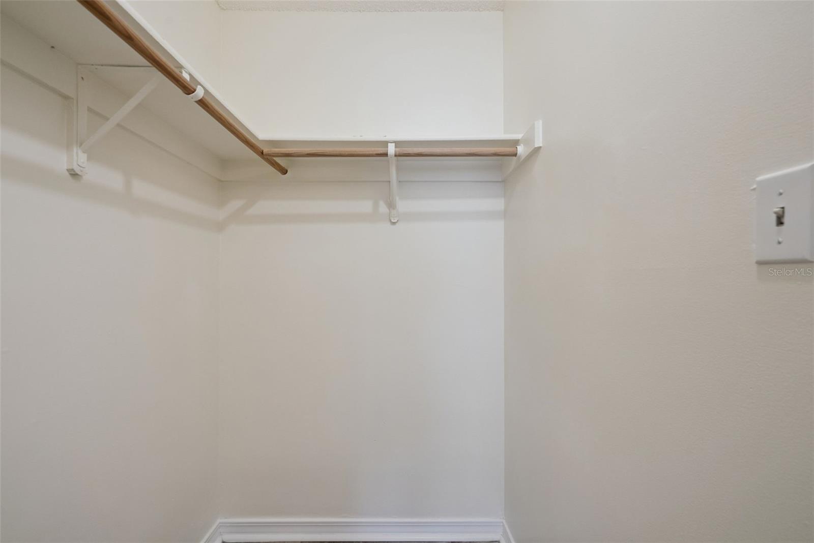 INTERLAKE PARK SECOND ADD - Residential Lease