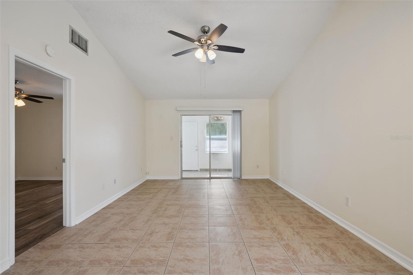 INTERLAKE PARK SECOND ADD - Residential Lease