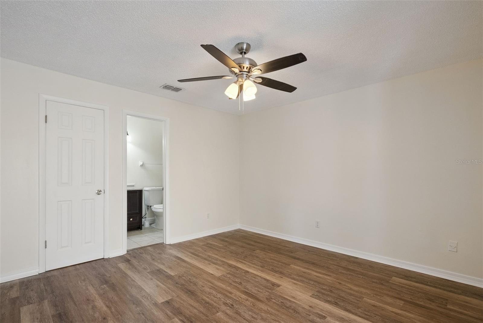 INTERLAKE PARK SECOND ADD - Residential Lease