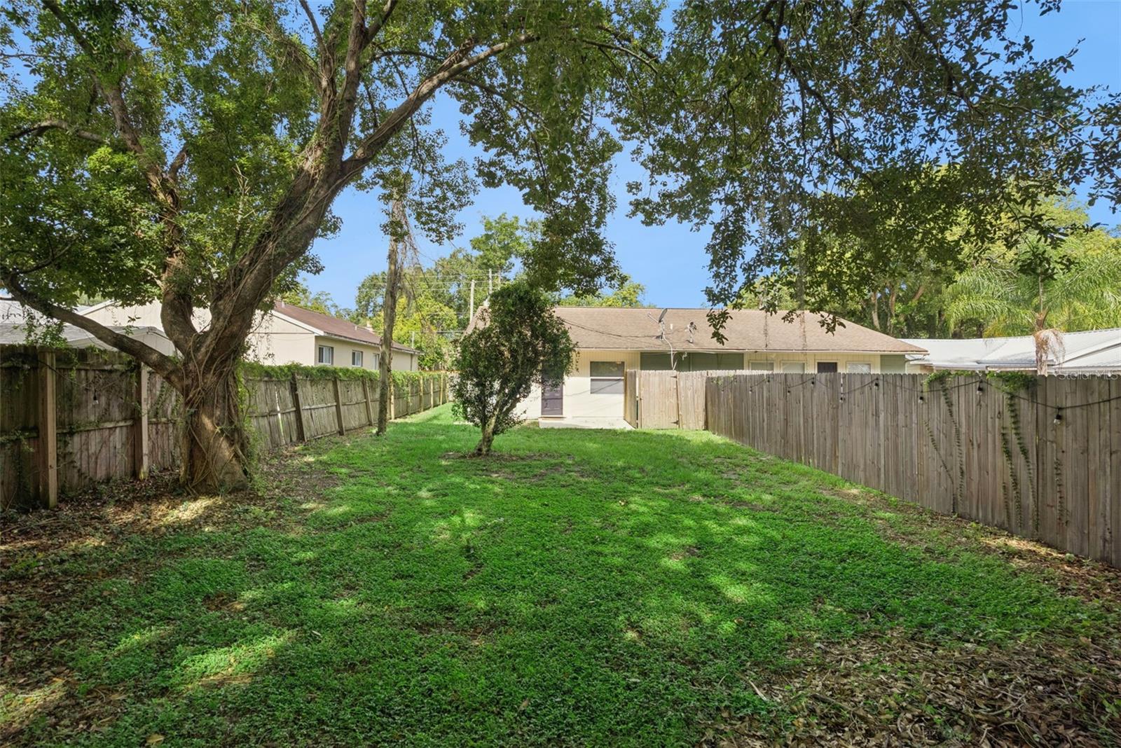INTERLAKE PARK SECOND ADD - Residential Lease