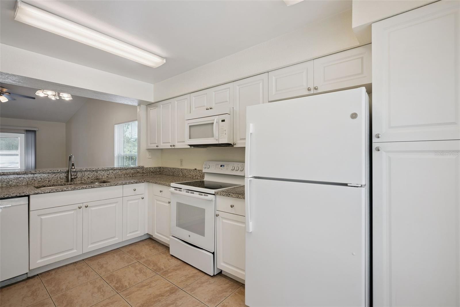INTERLAKE PARK SECOND ADD - Residential Lease