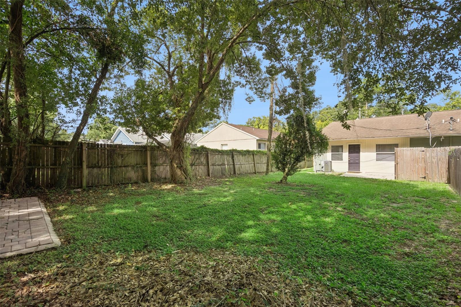 INTERLAKE PARK SECOND ADD - Residential Lease