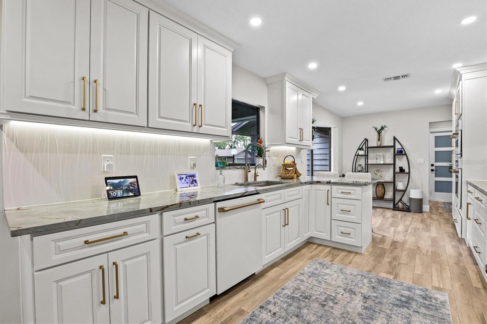 WESTLAKE VILLAS CONDO - Residential