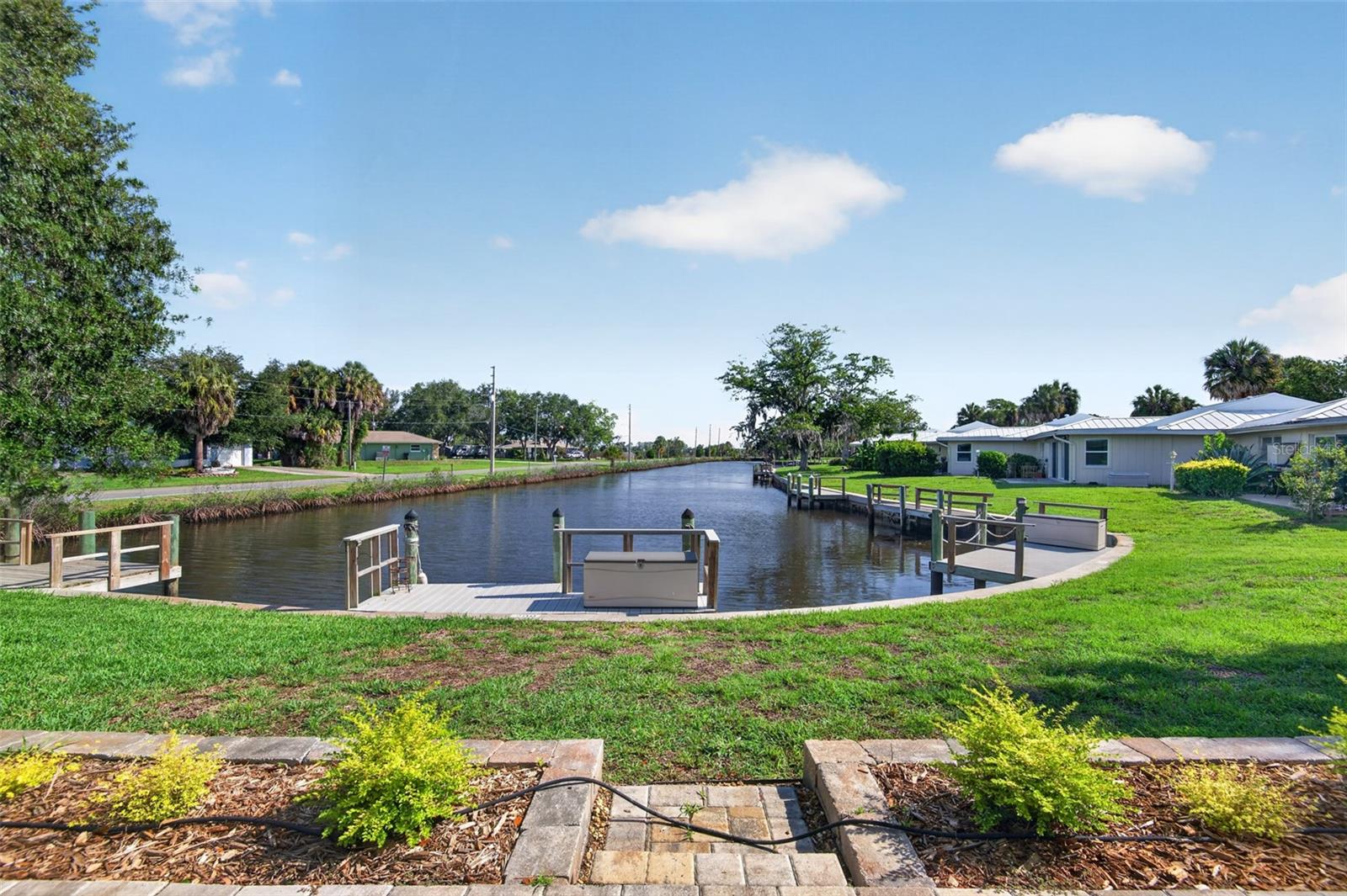 THE BAY VILLAS - Residential