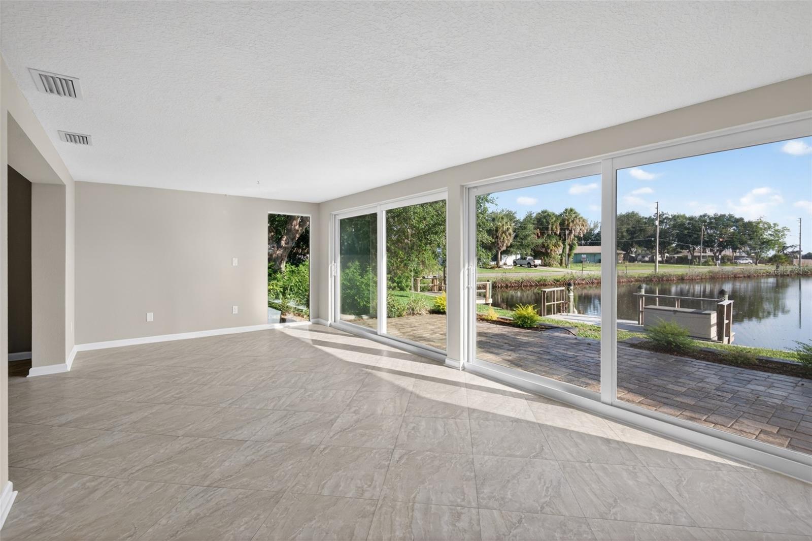 THE BAY VILLAS - Residential