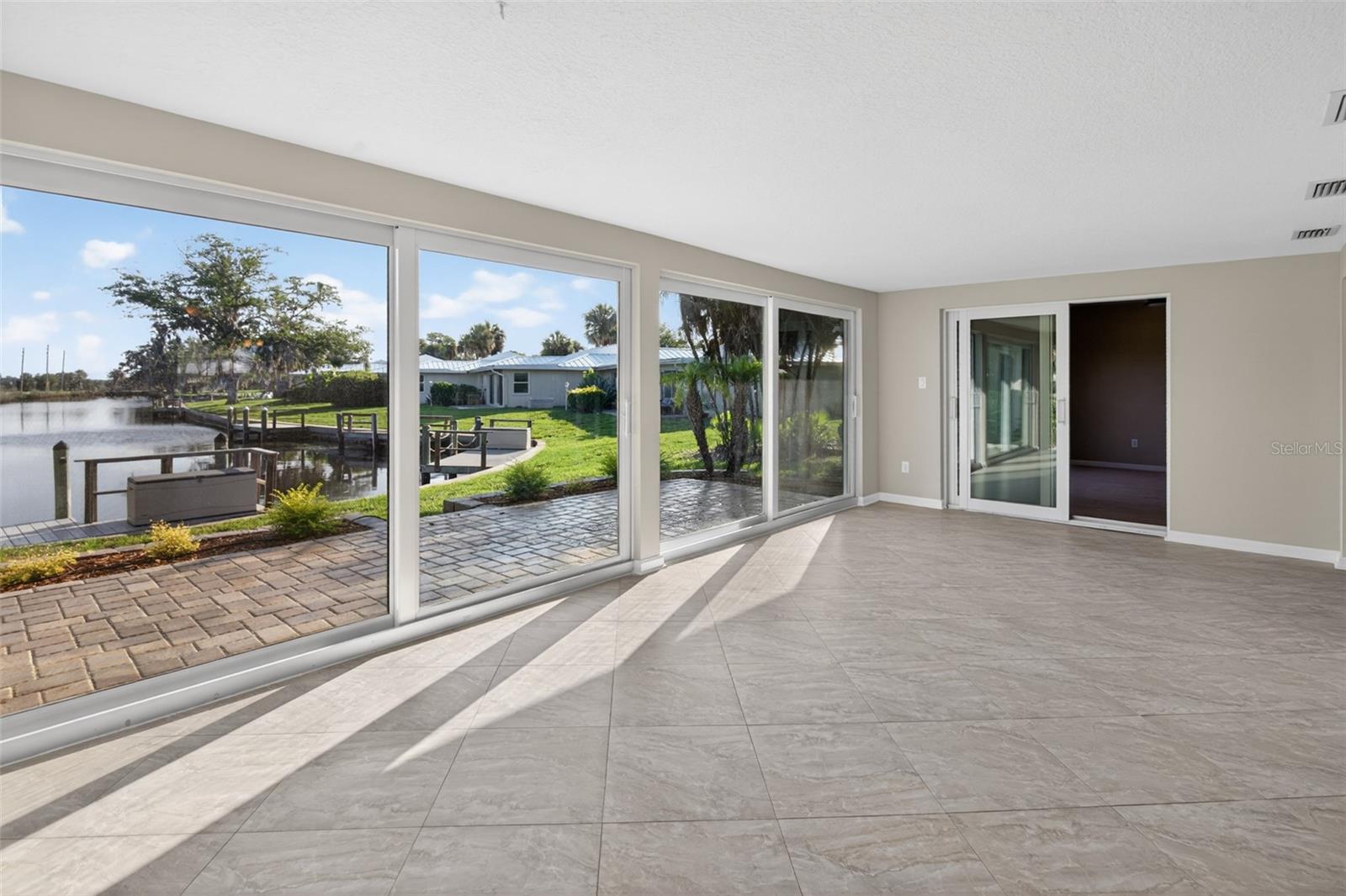 THE BAY VILLAS - Residential
