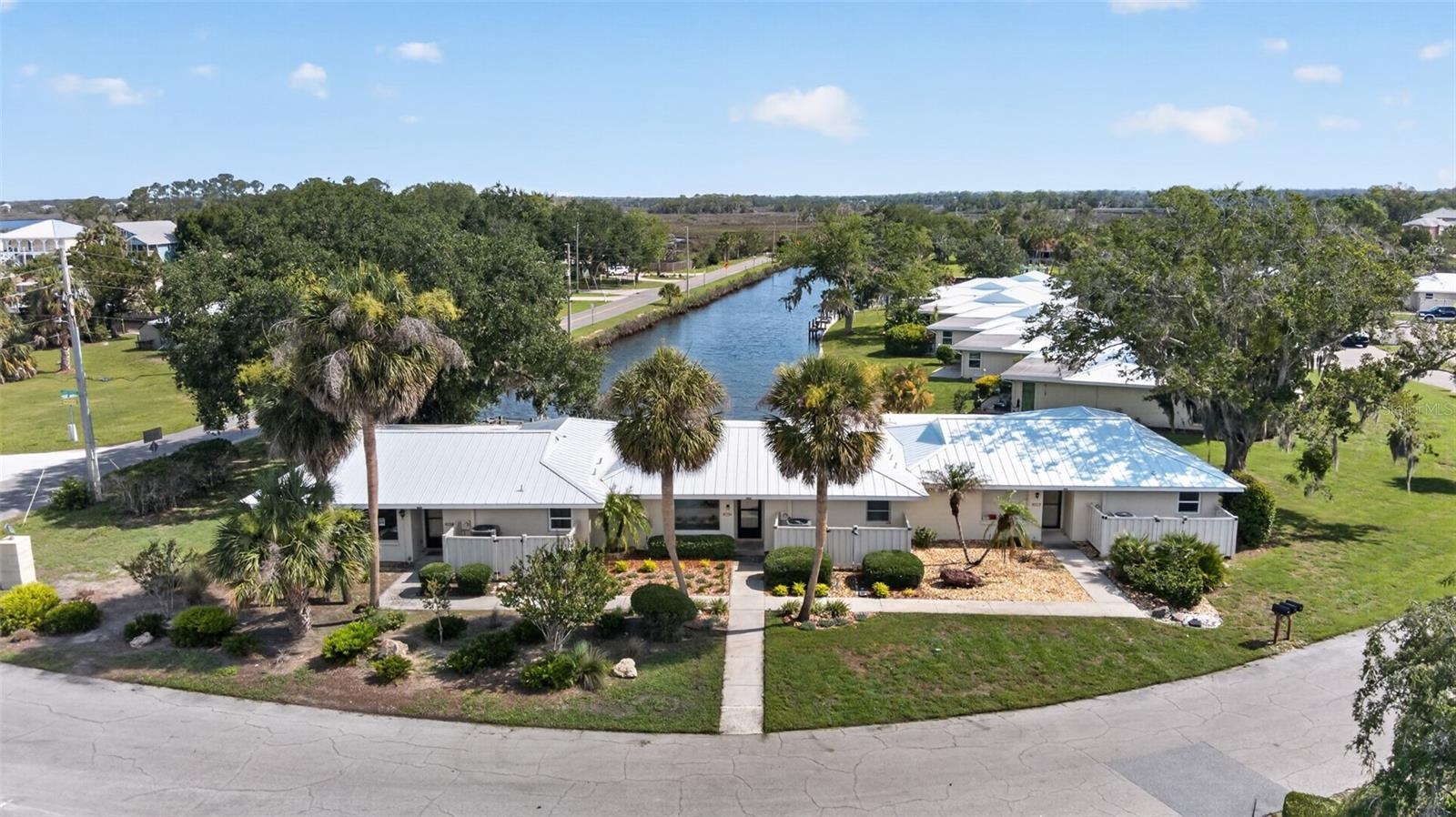 THE BAY VILLAS - Residential