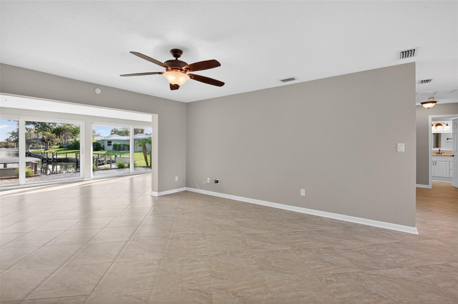 THE BAY VILLAS - Residential