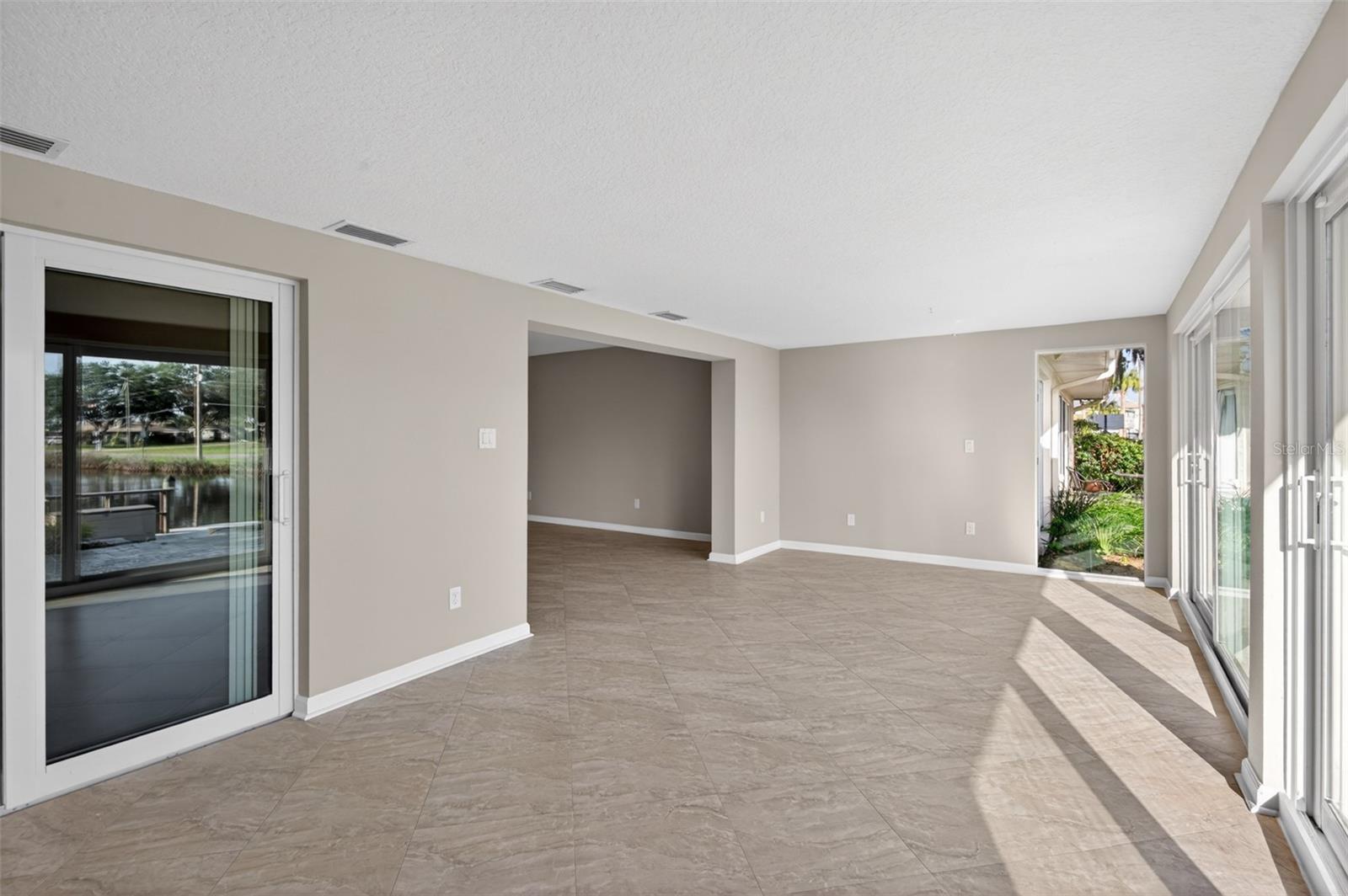 THE BAY VILLAS - Residential