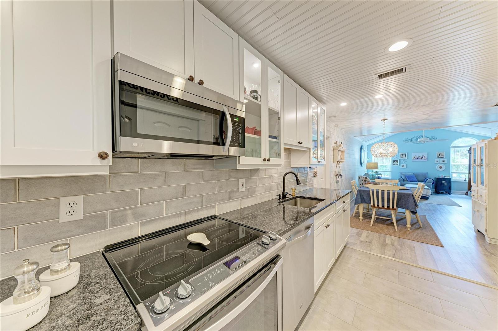 CALUMET AT CENTERGATE 1 - Residential