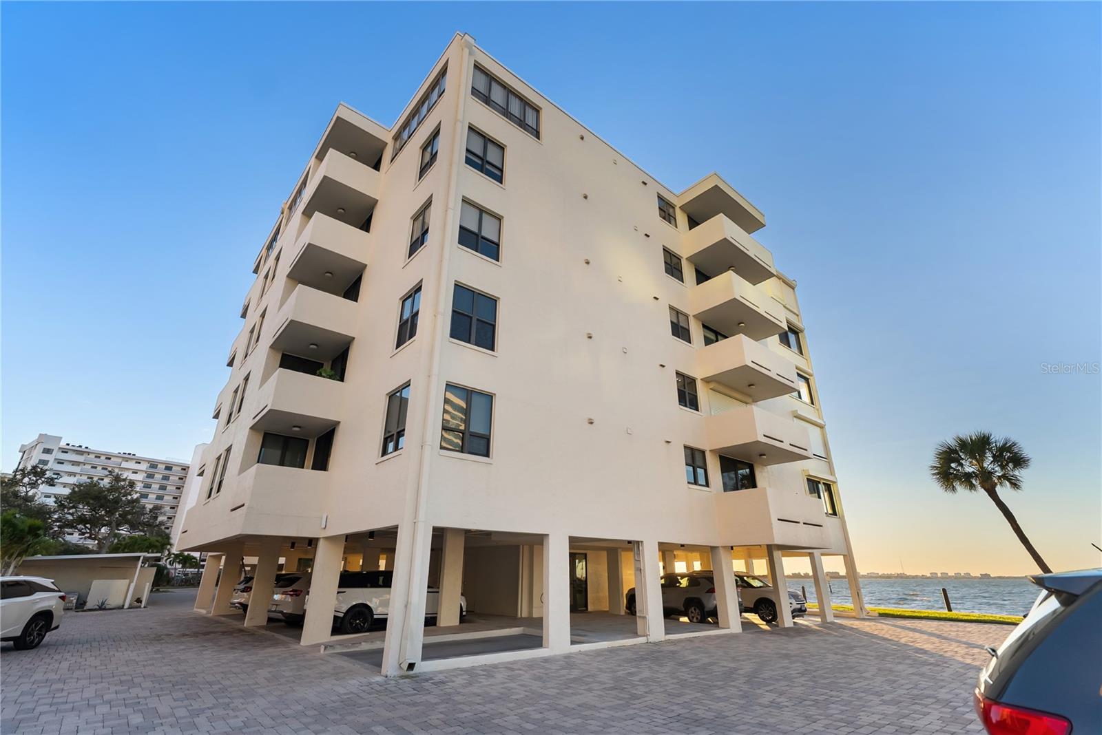 LAWRENCE POINTE I - Residential