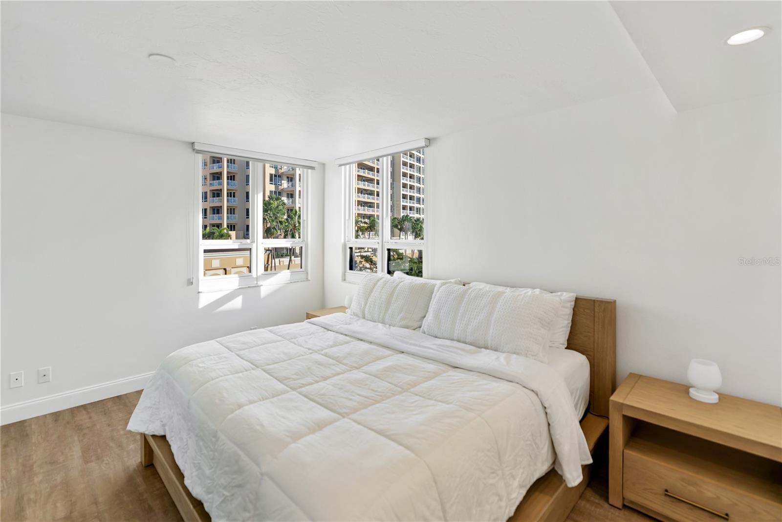 LAWRENCE POINTE I - Residential