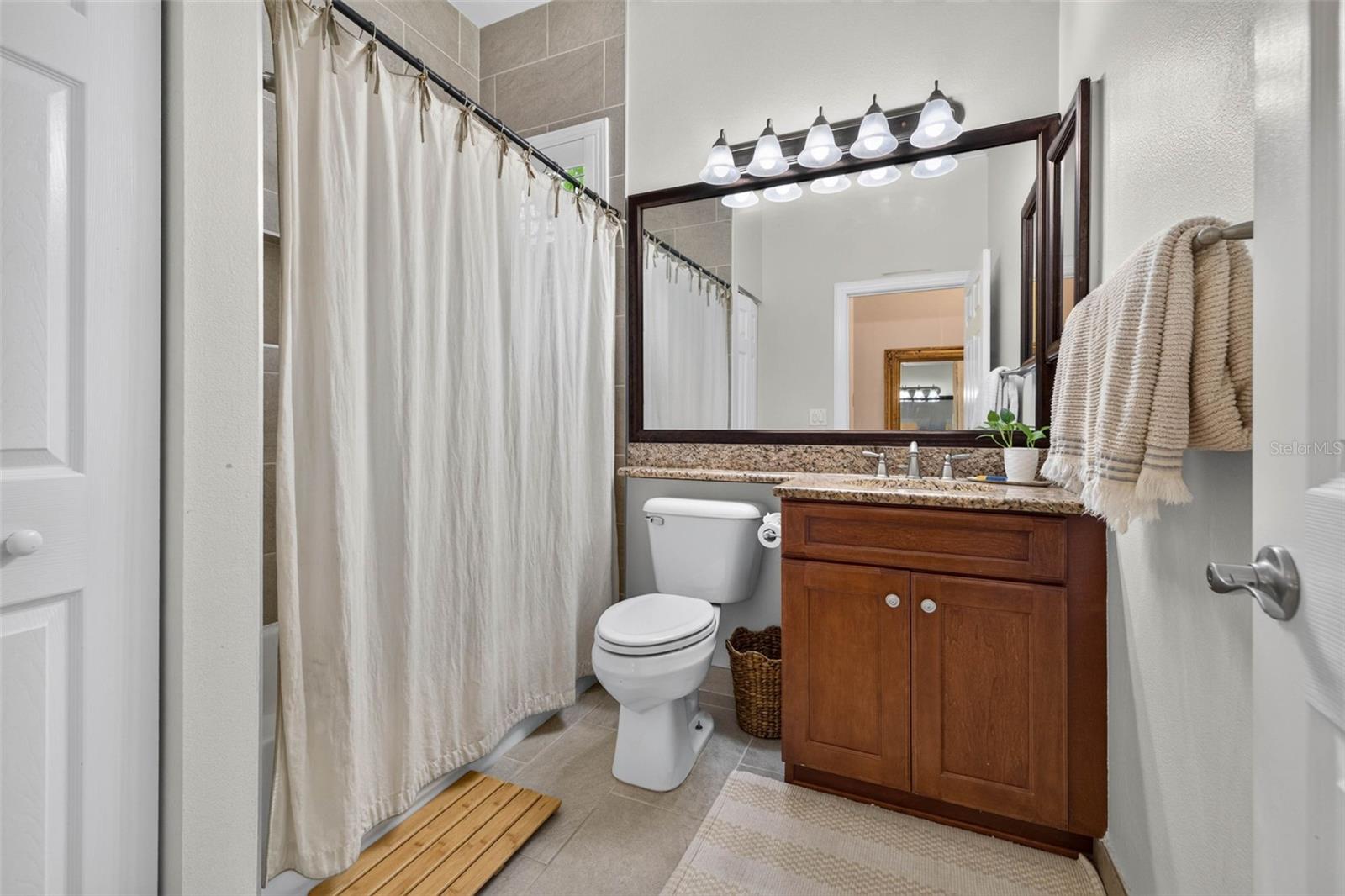VALENCIA LAKES TR D PH 1 - Residential