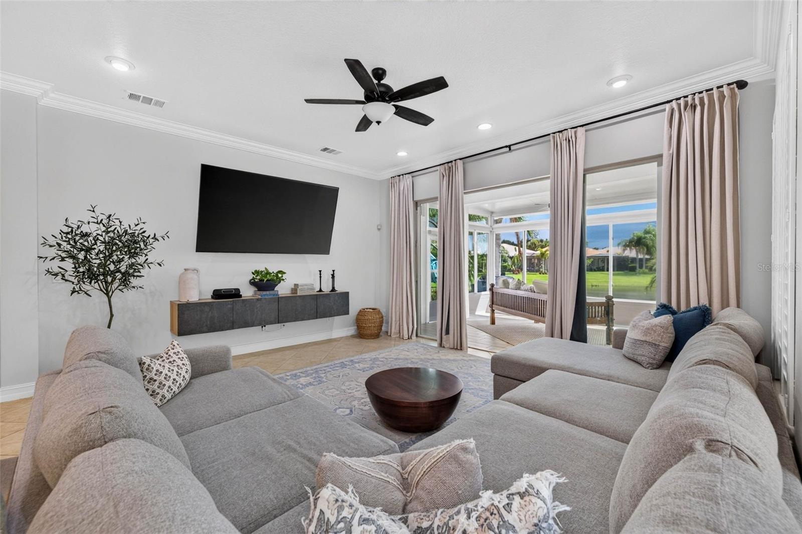 VALENCIA LAKES TR D PH 1 - Residential