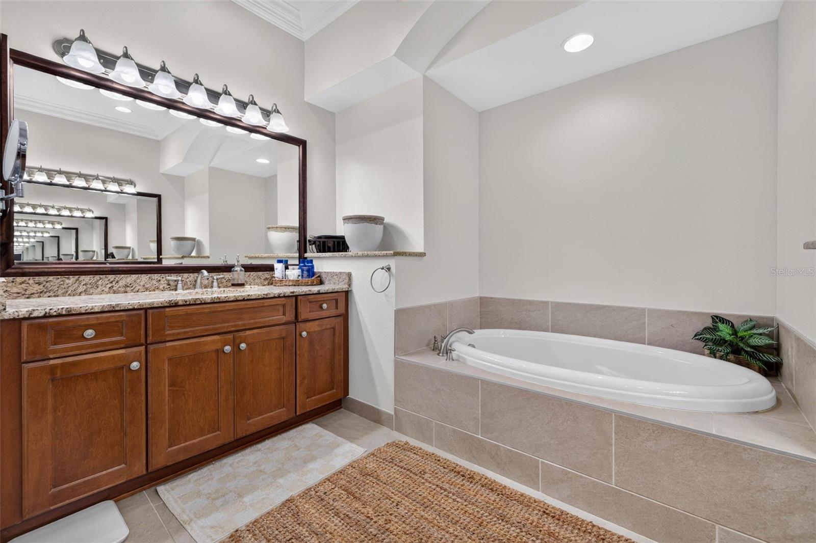 VALENCIA LAKES TR D PH 1 - Residential