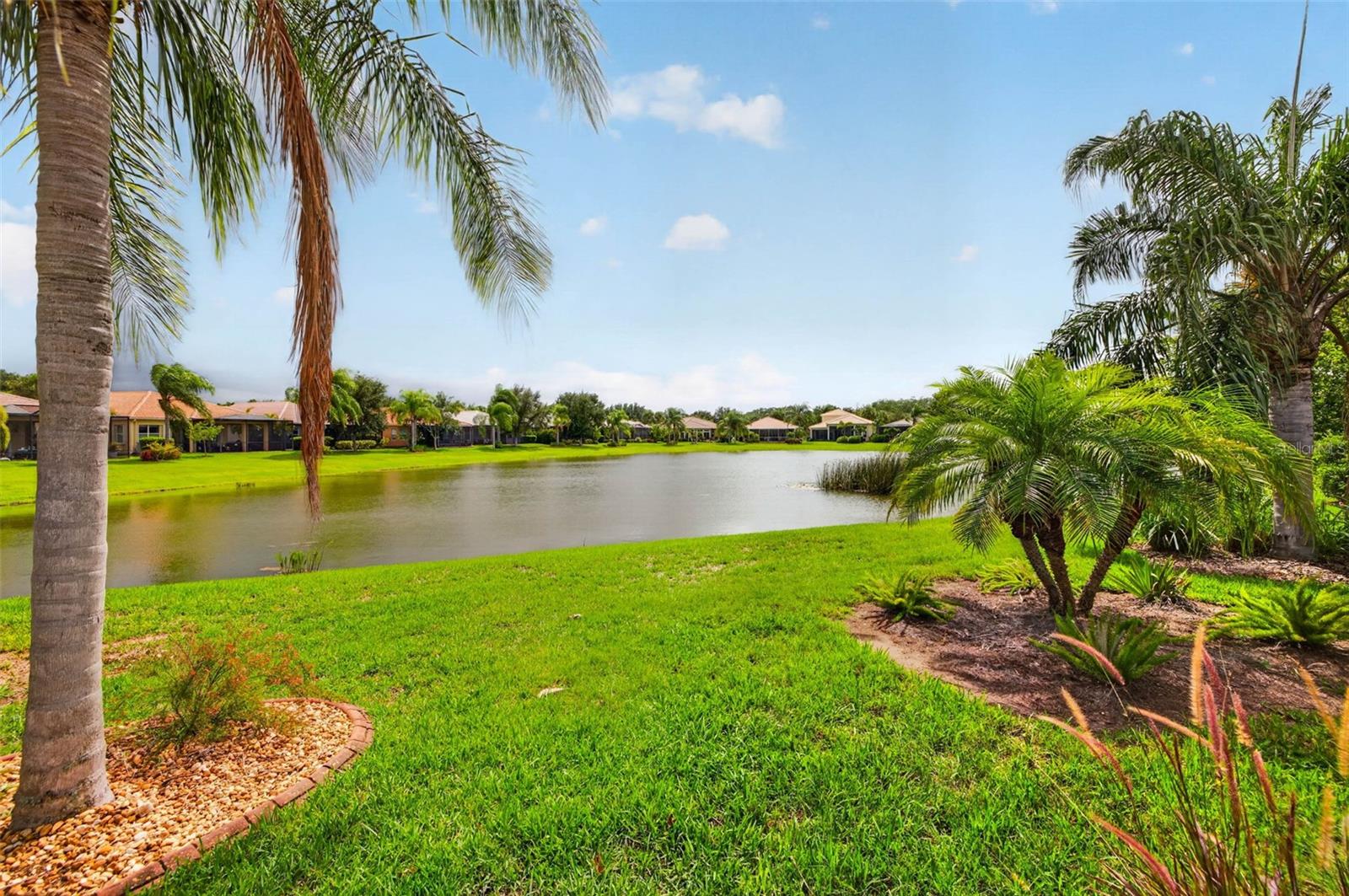 VALENCIA LAKES TR D PH 1 - Residential