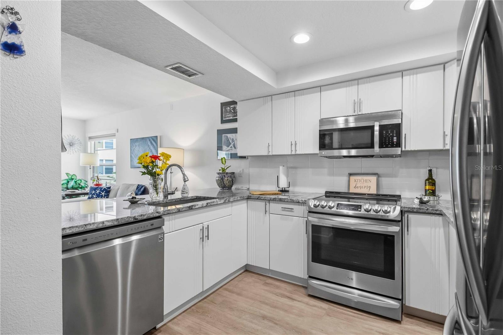 BEACH HARBOR CLUB - Residential