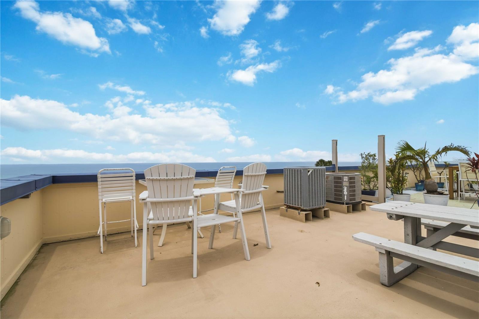 BEACH HARBOR CLUB - Residential