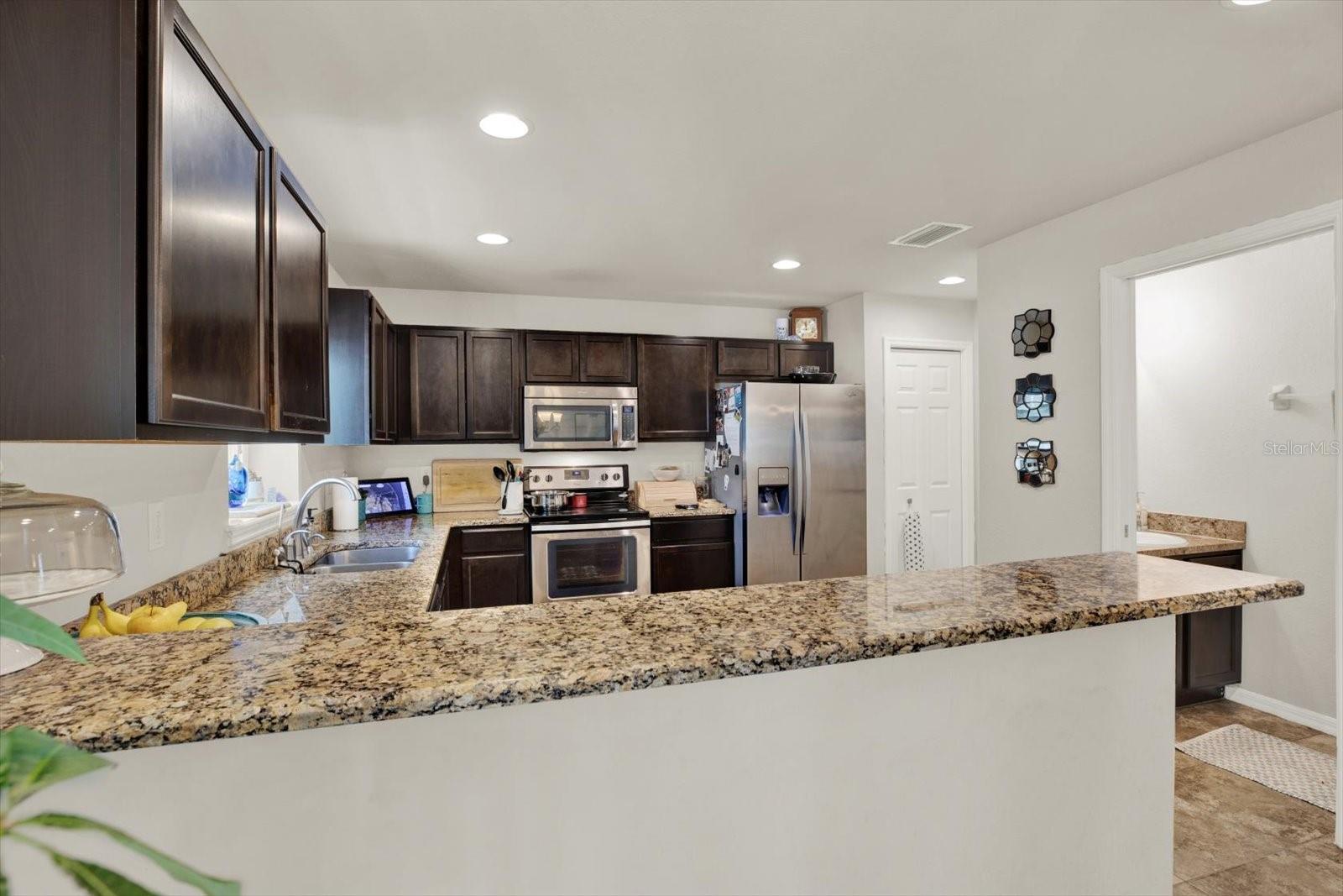 OAKWOOD TERRACE TWNHMS PHAS - Residential Lease