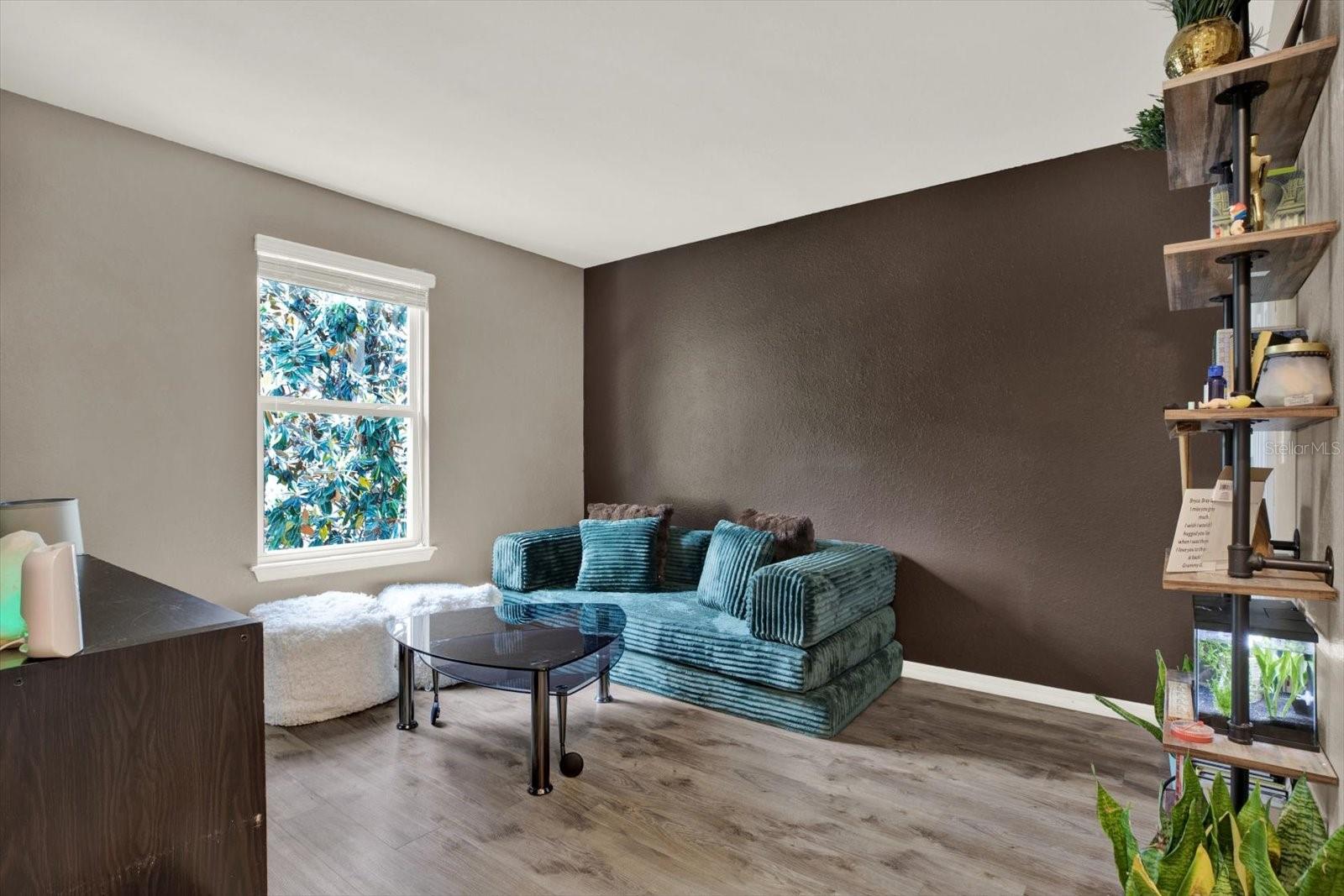 OAKWOOD TERRACE TWNHMS PHAS - Residential Lease