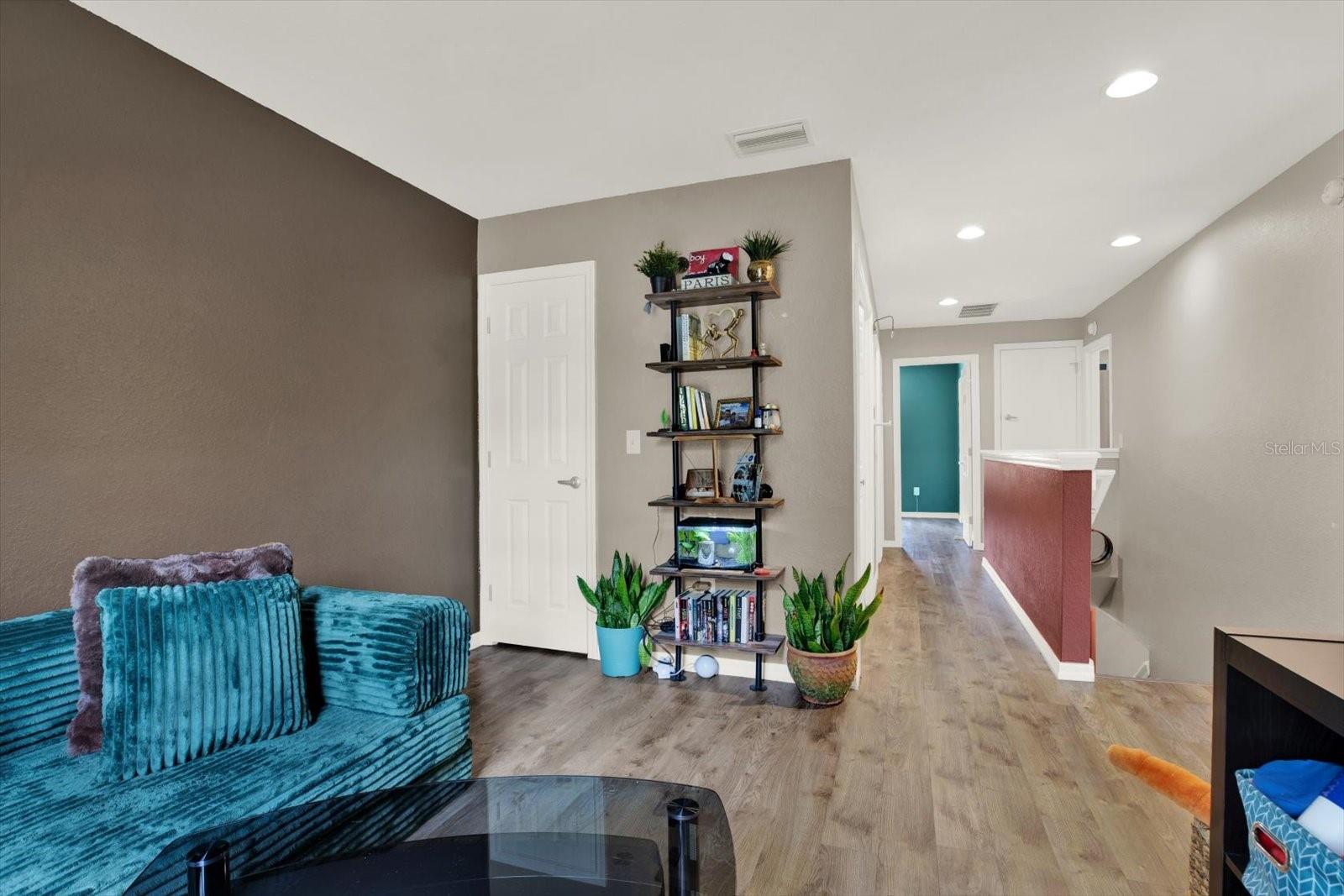 OAKWOOD TERRACE TWNHMS PHAS - Residential Lease