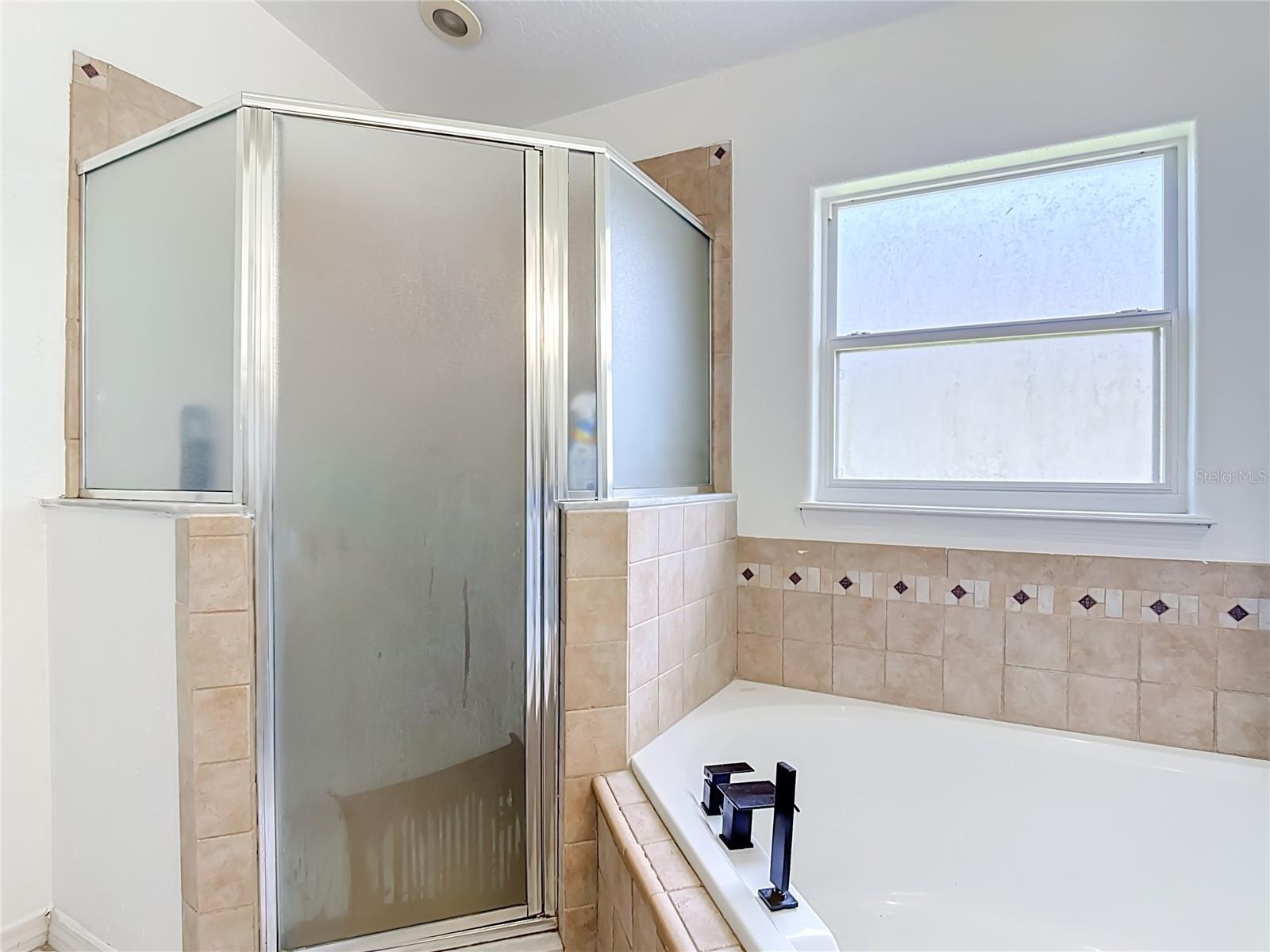 CANOE CREEK LAKES UNIT 4 - Residential