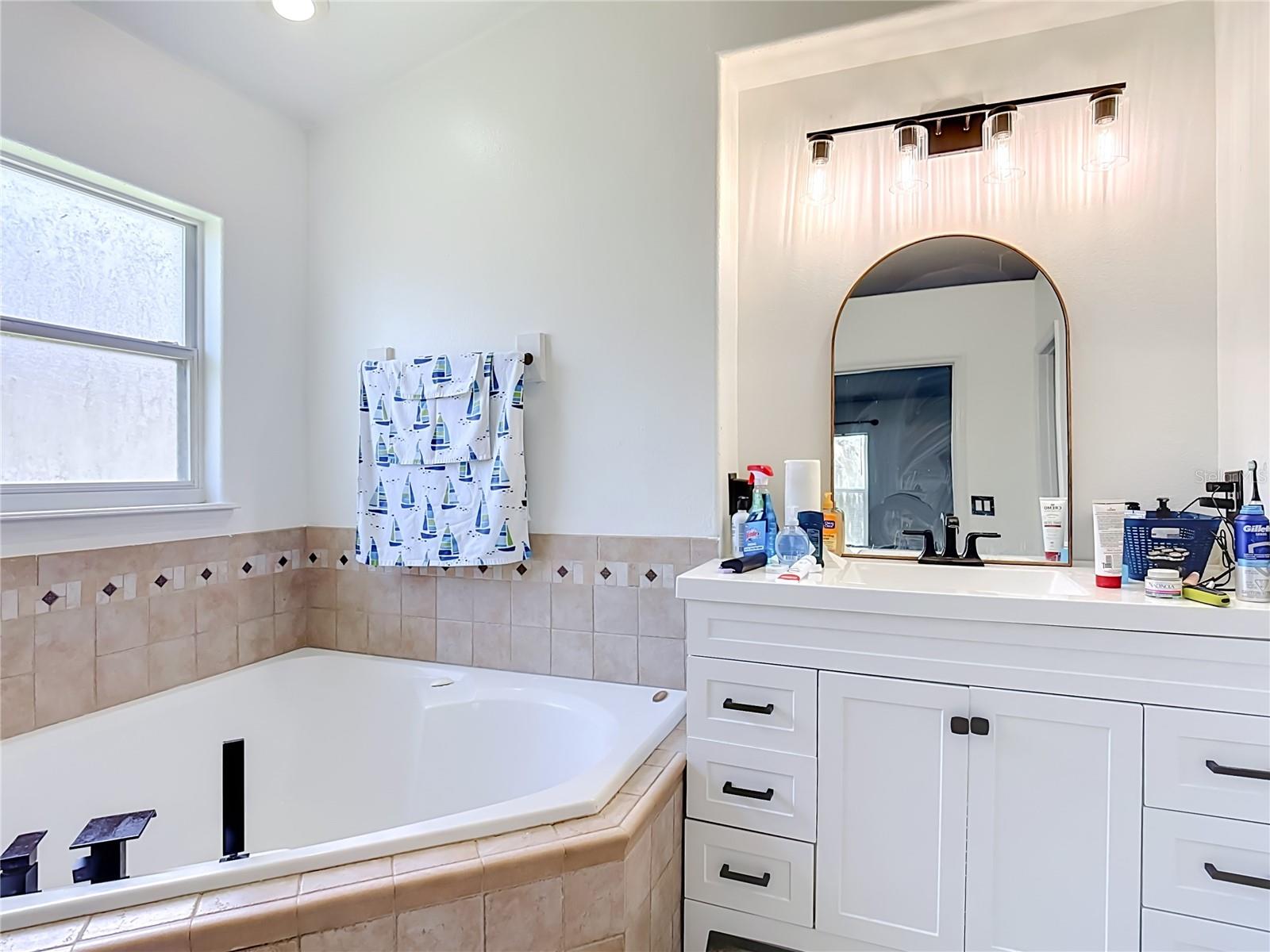 CANOE CREEK LAKES UNIT 4 - Residential