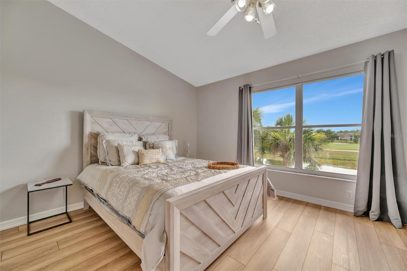HERITAGE OAKS GOLF & COUNTRY CLUB - Residential