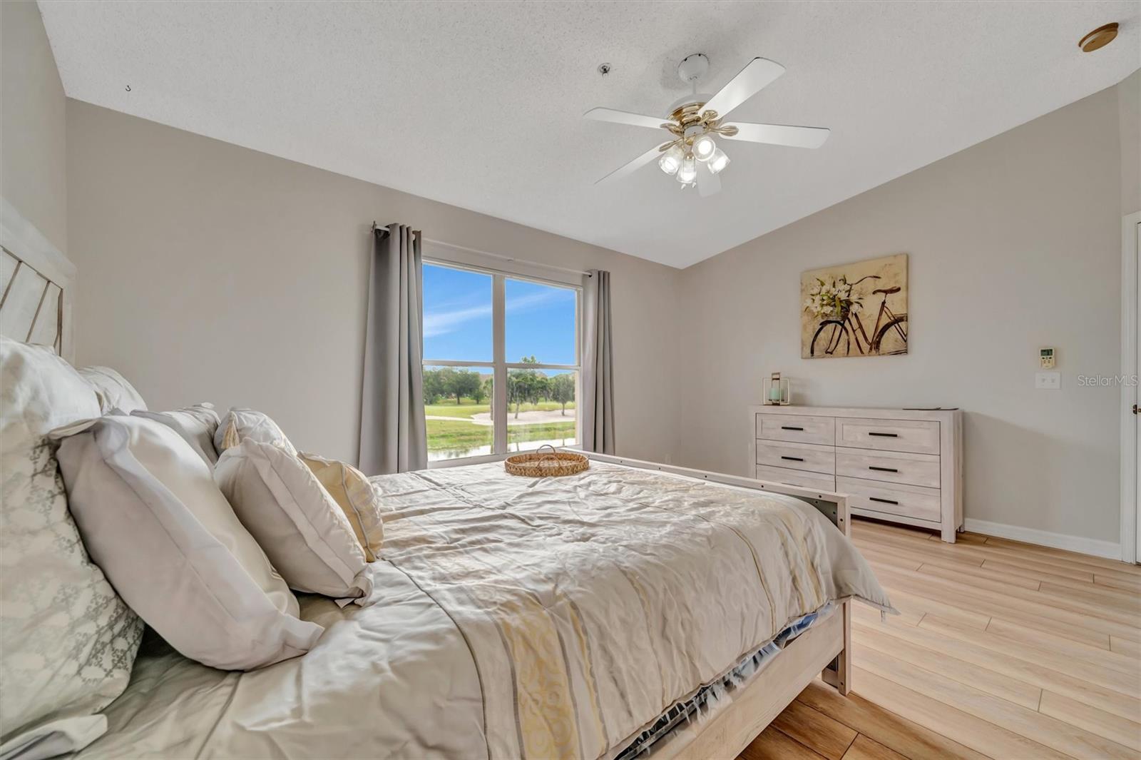 HERITAGE OAKS GOLF & COUNTRY CLUB - Residential