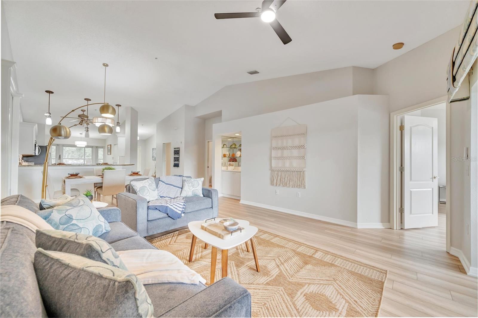 HERITAGE OAKS GOLF & COUNTRY CLUB - Residential