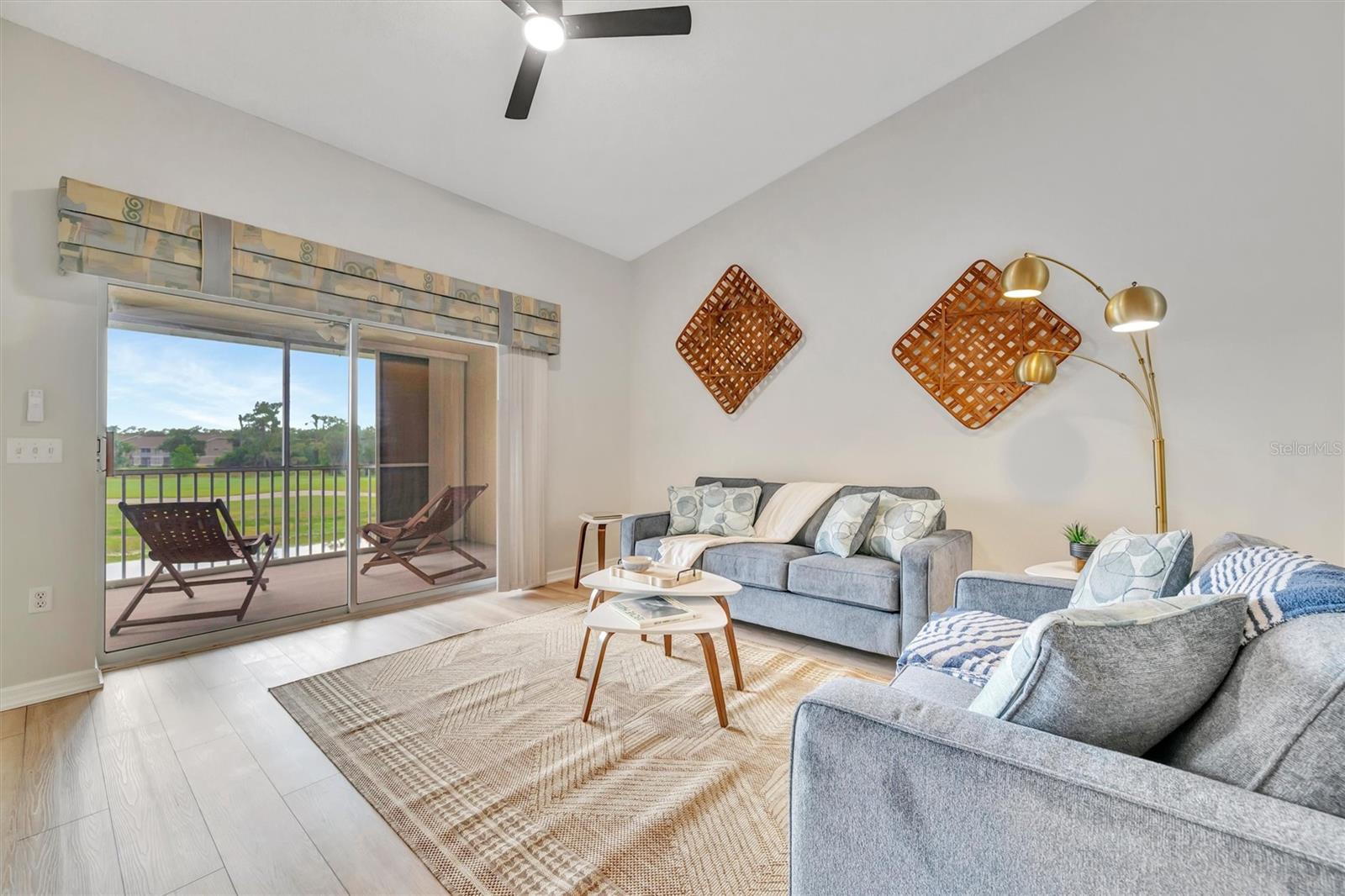 HERITAGE OAKS GOLF & COUNTRY CLUB - Residential