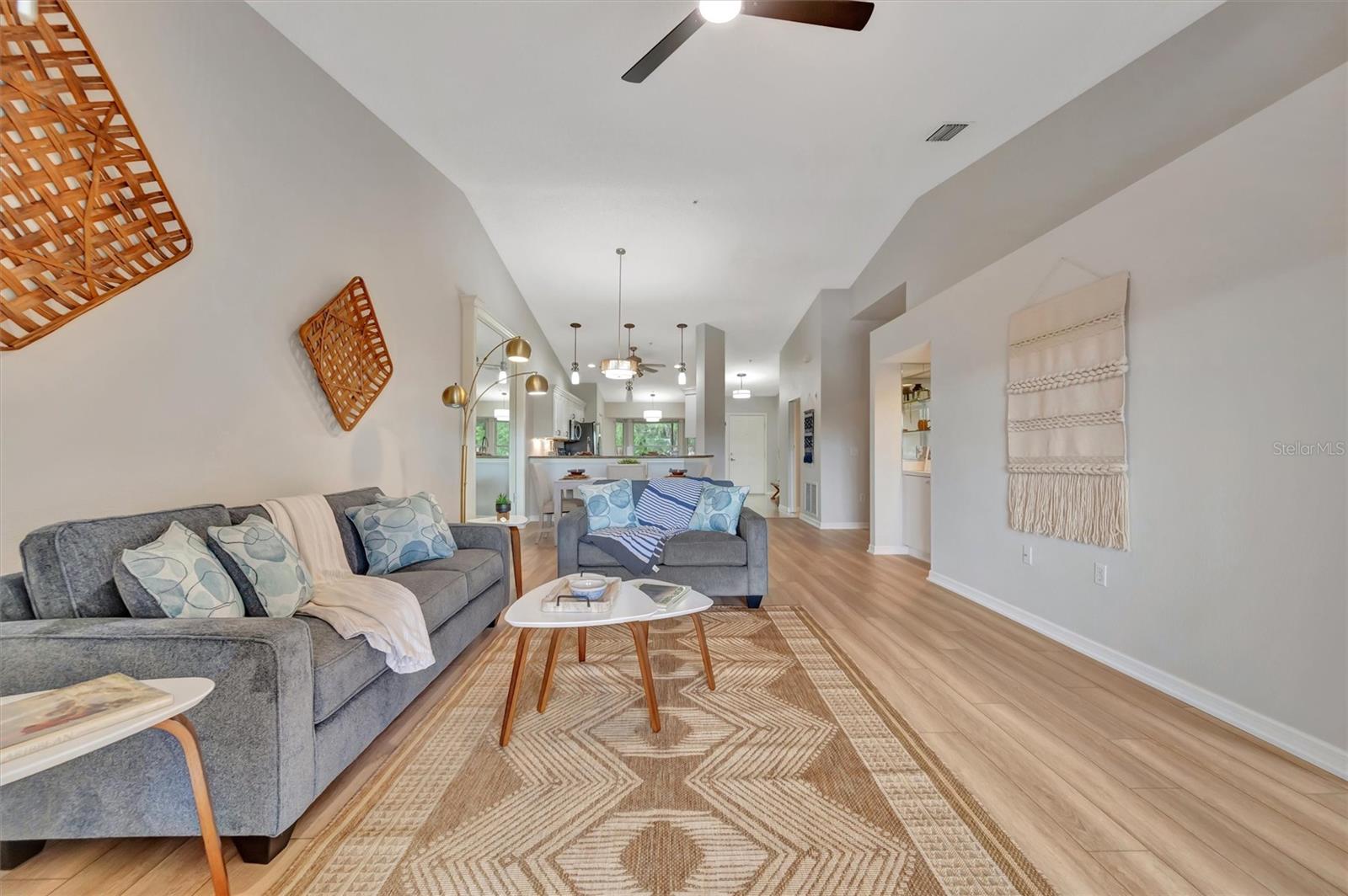 HERITAGE OAKS GOLF & COUNTRY CLUB - Residential