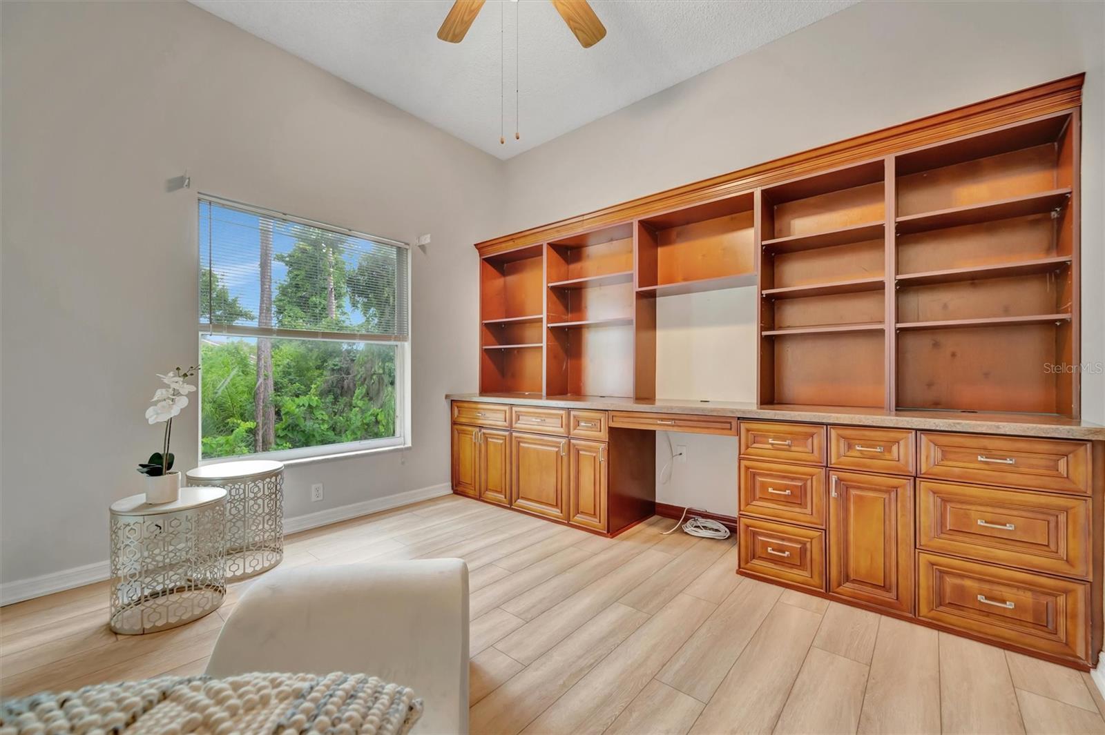 HERITAGE OAKS GOLF & COUNTRY CLUB - Residential