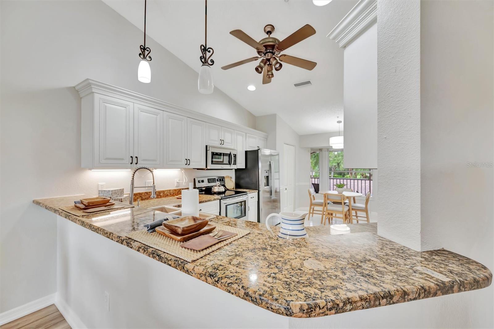 HERITAGE OAKS GOLF & COUNTRY CLUB - Residential