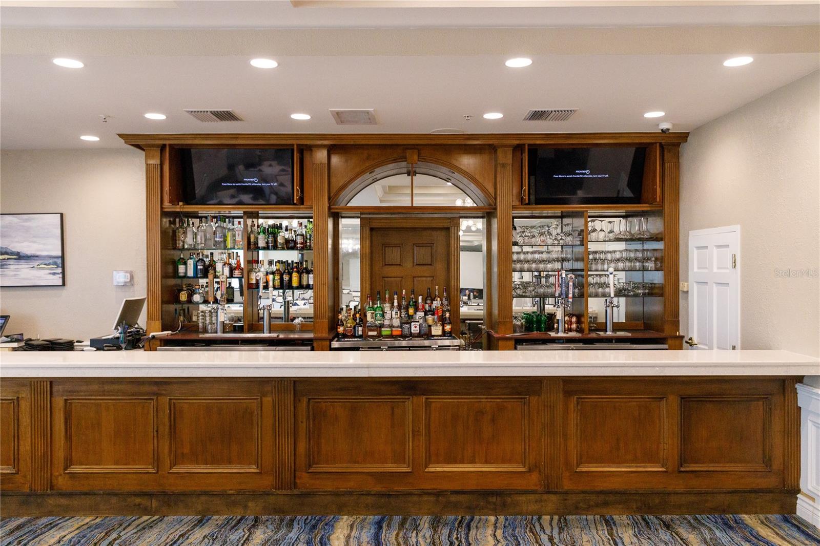 HERITAGE OAKS GOLF & COUNTRY CLUB - Residential