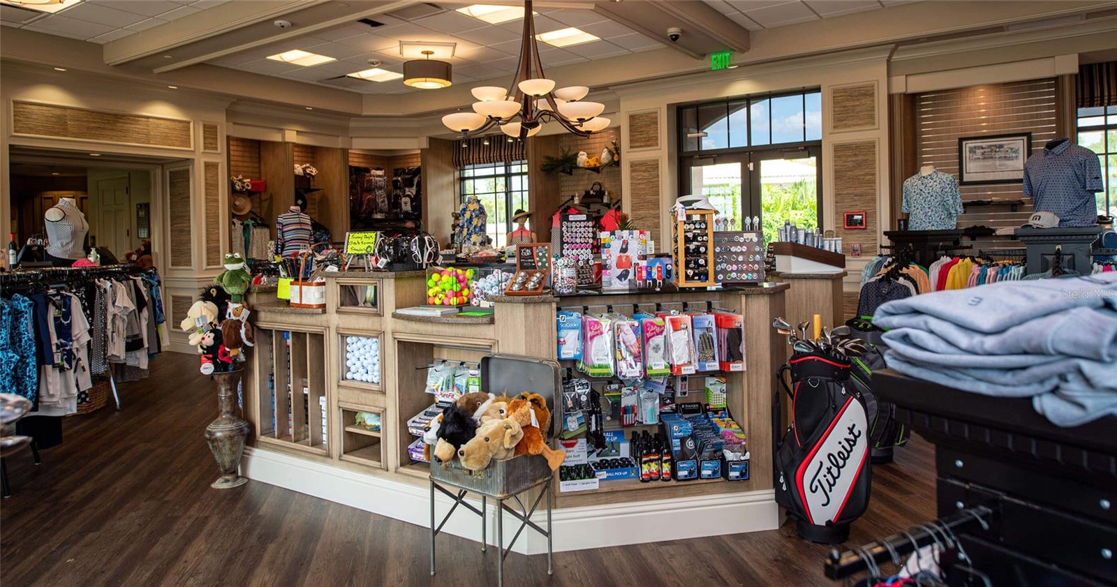 HERITAGE OAKS GOLF & COUNTRY CLUB - Residential