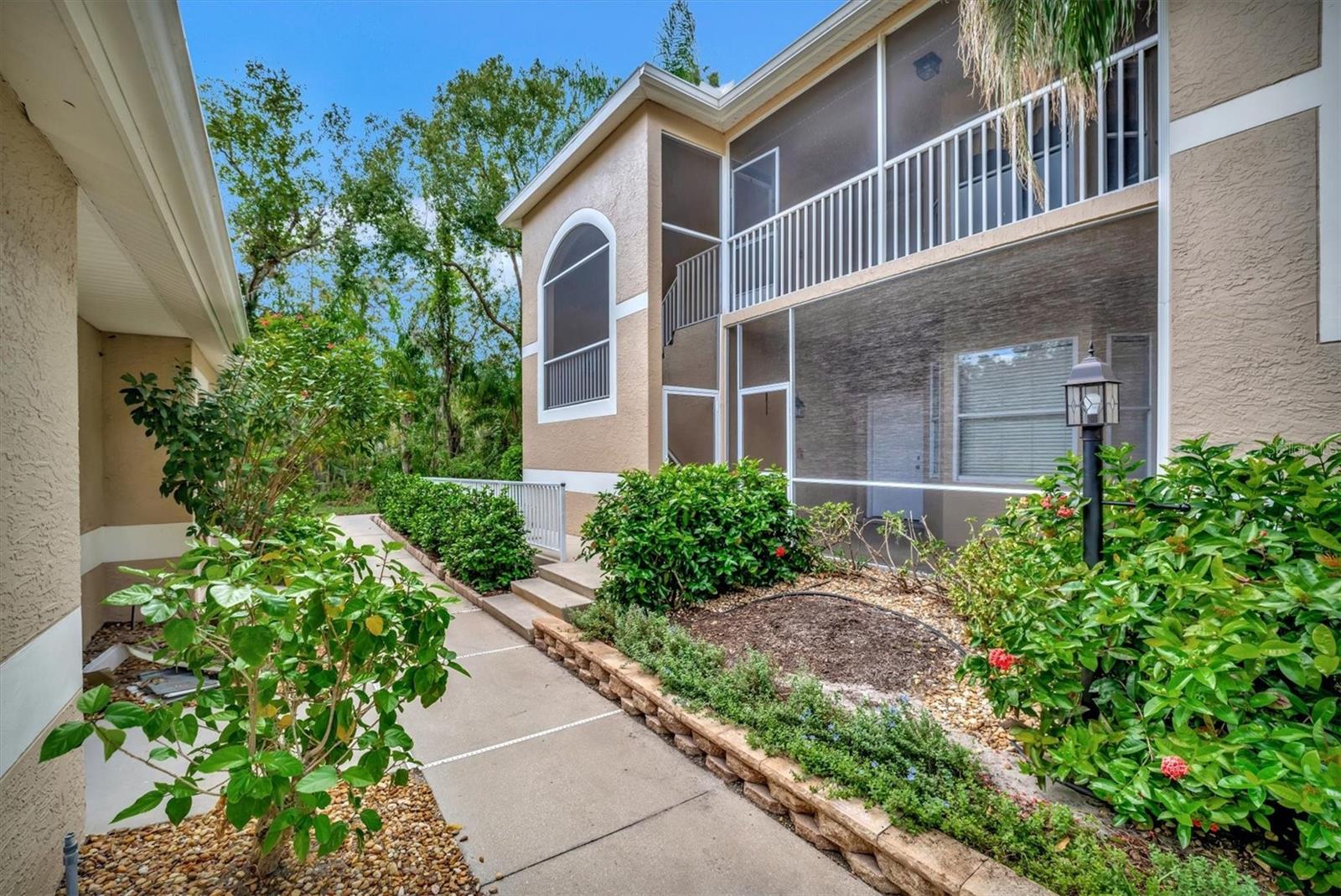 HERITAGE OAKS GOLF & COUNTRY CLUB - Residential
