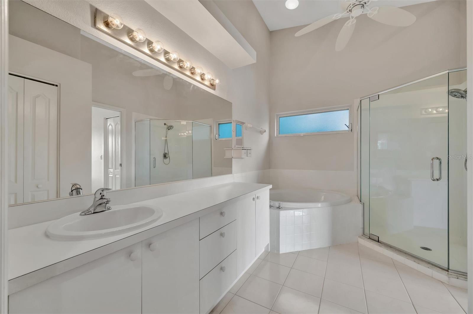 HERITAGE OAKS GOLF & COUNTRY CLUB - Residential