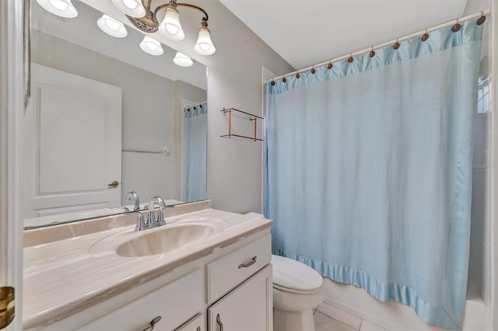 HERITAGE OAKS GOLF & COUNTRY CLUB - Residential